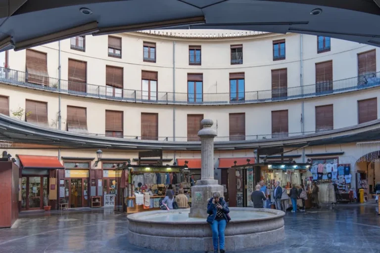 Spanish Travel Phrases and Tips for Tourists